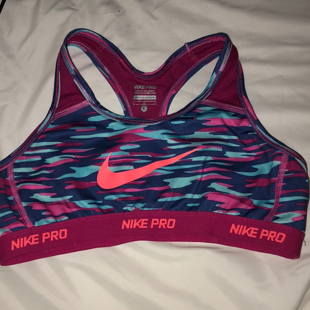Nike pro sports bra